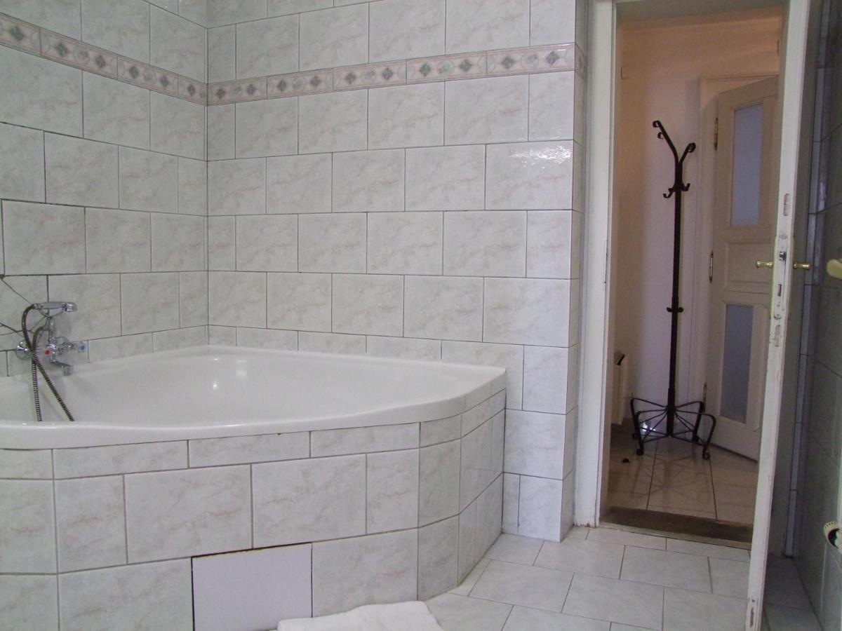 פראג Charles Bridge Suites מראה חיצוני תמונה